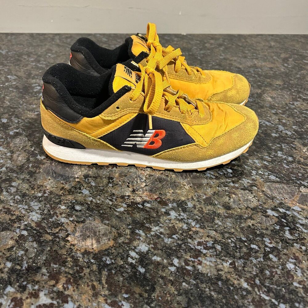 New Balance Kids Tennis Shoes Sneakers Sz 4 Black Gold